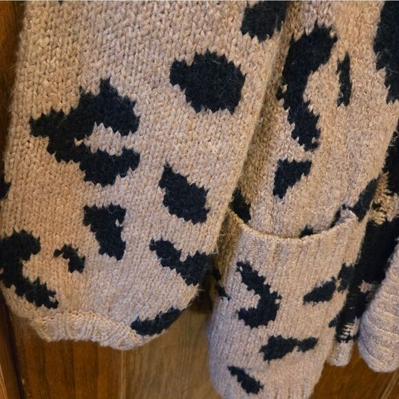 Abercrombie Leopard Open Cardigan Sweater Coat NWOT XSMALL - Picture 3 of 10